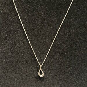 Tiffany & Co Peretti teardrop necklace